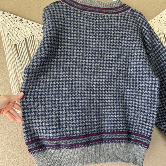 VTG Pendleton Woolen Mills Houndstooth Navy Wool V-neck 90’s Sweater F - Picture 9 of 11